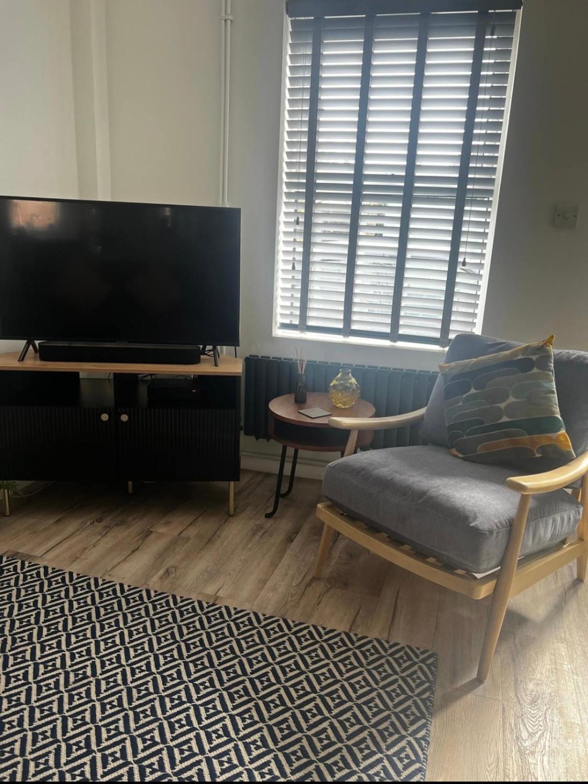Modern 2 Bed House In Rainham, Kent - Central Location Rainham  Exterior foto